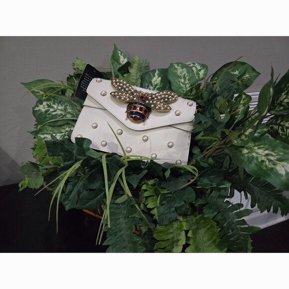 Pristine Authentic Gucci Faux Pearl Mini Queen Bee Brodway Shoulder Bag - Picture 1 of 9